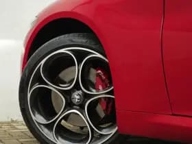 Alfa Romeo Giulia 2.0 Turbo 280 PK Competizione Q4 AWD | Pano | Veloce | 19" VERKOCHT thumbnail 26