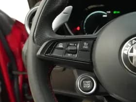 Alfa Romeo Giulia 2.0 Turbo 280 PK Competizione Q4 AWD | Pano | Veloce | 19" VERKOCHT thumbnail 39