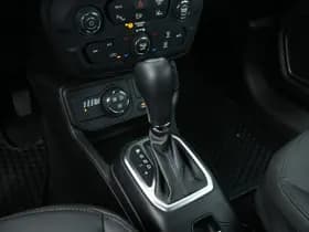 Jeep Renegade 4xe 240 PK Hybrid Trailhawk | Navi | Leder | Camera | Winter thumbnail 19