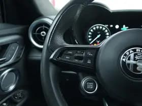 Alfa Romeo Tonale 1.3T PHEV 280 PK Edizione Speciale | Leder | Harman | Winter thumbnail 18