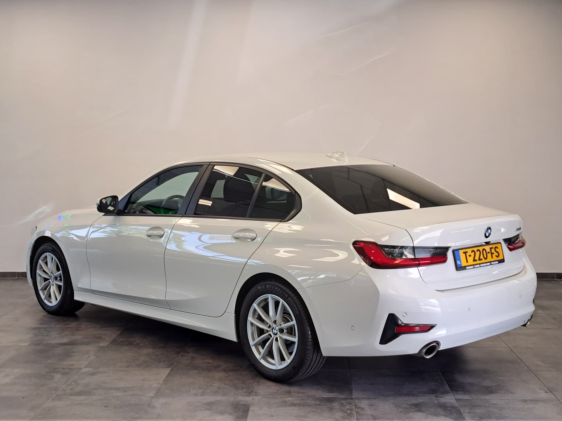 BMW 3 Serie 318i Executive thumbnail 7