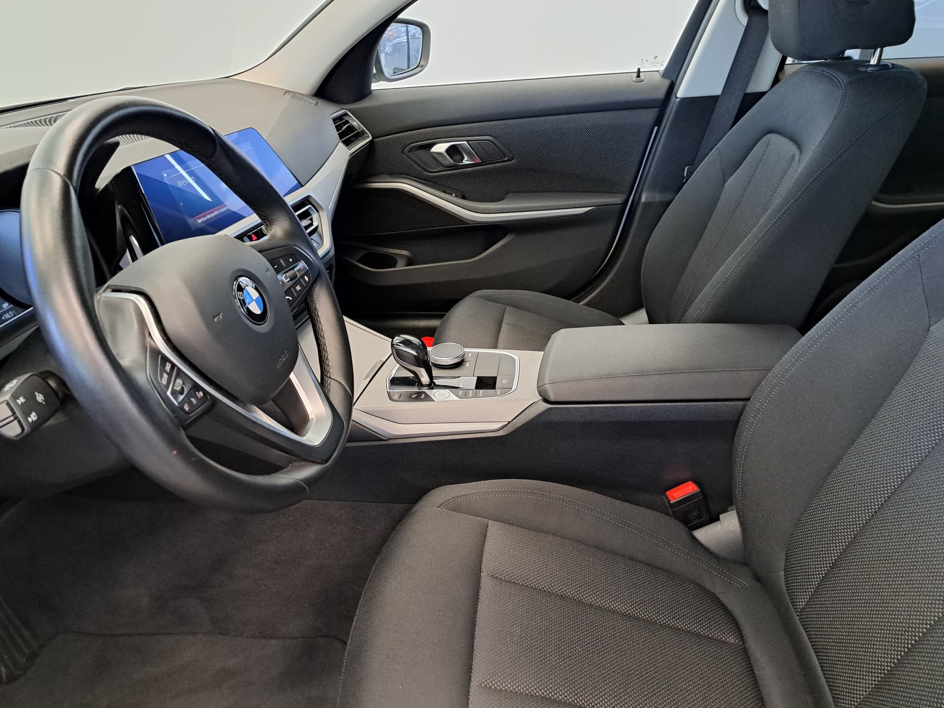 BMW 3 Serie 318i Executive thumbnail 9