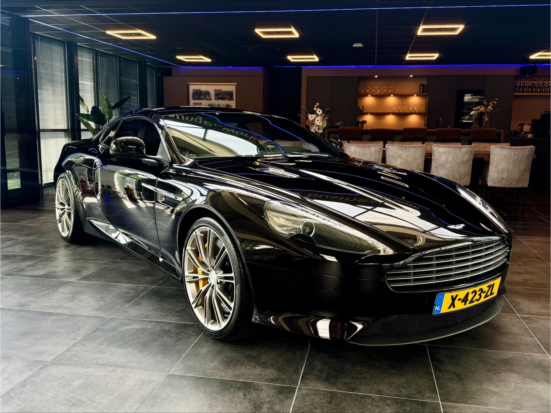 Aston Martin V12 Virage 6.0 V12 thumbnail 3