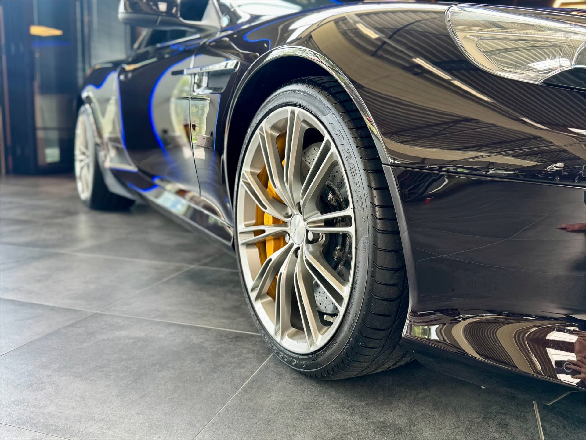 Aston Martin V12 Virage 6.0 V12 thumbnail 5