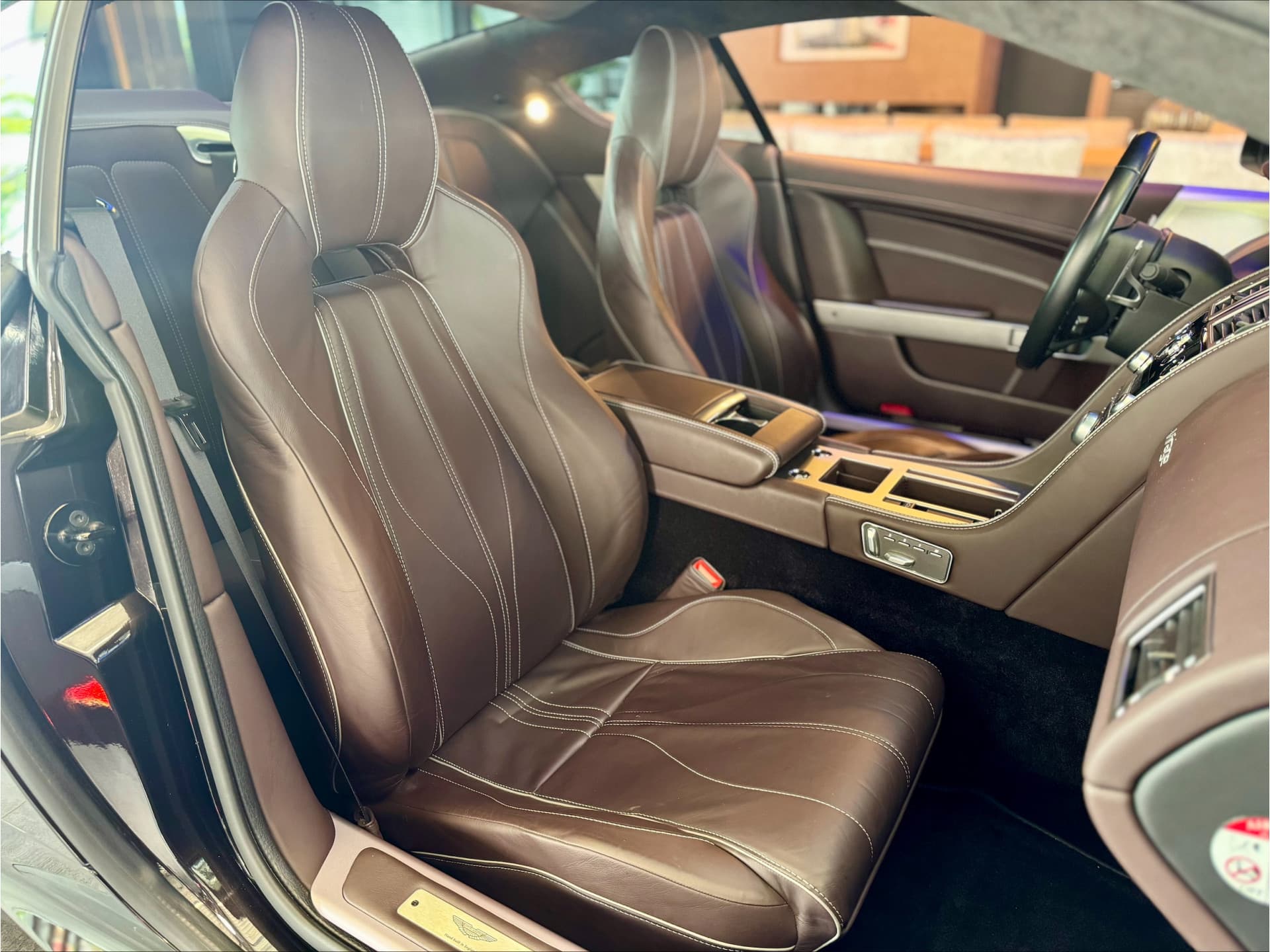 Aston Martin V12 Virage 6.0 V12 thumbnail 18