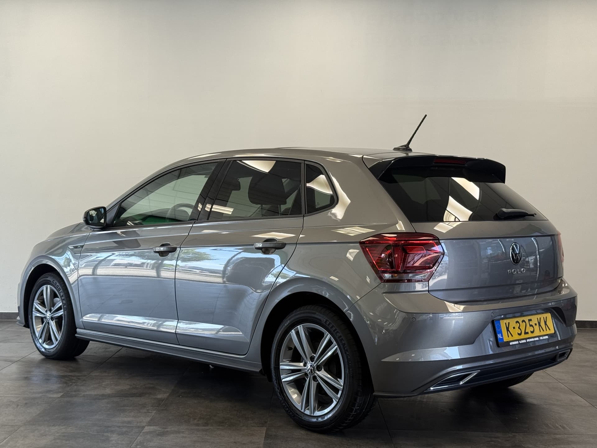 Volkswagen Polo 1.0 TSI Highline Business R-line thumbnail 3