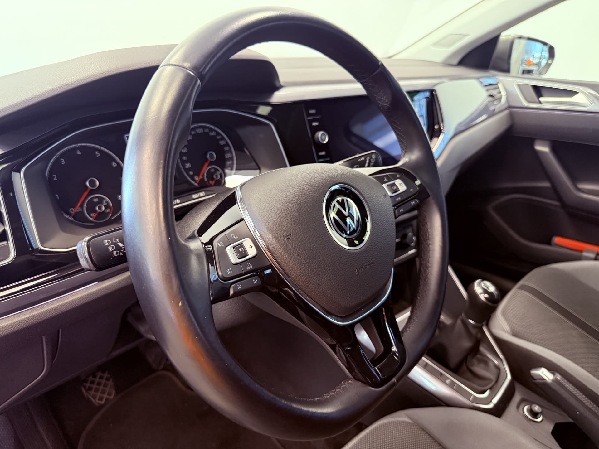 Volkswagen Polo 1.0 TSI Highline Business R-line thumbnail 8