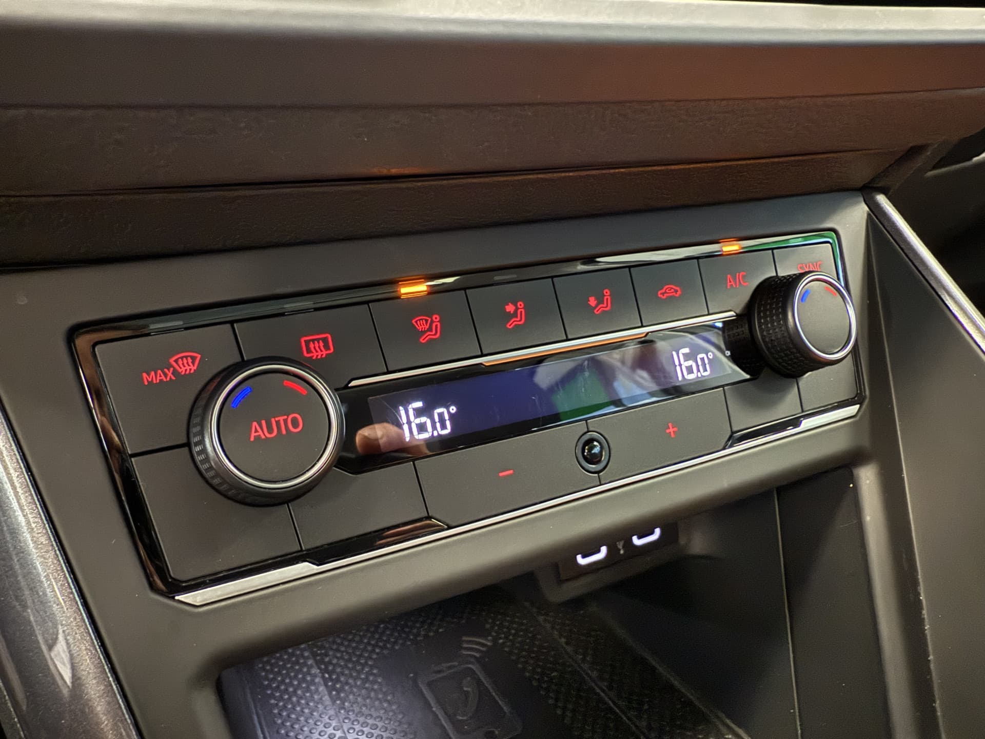 Volkswagen Polo 1.0 TSI Highline Business R-line thumbnail 13