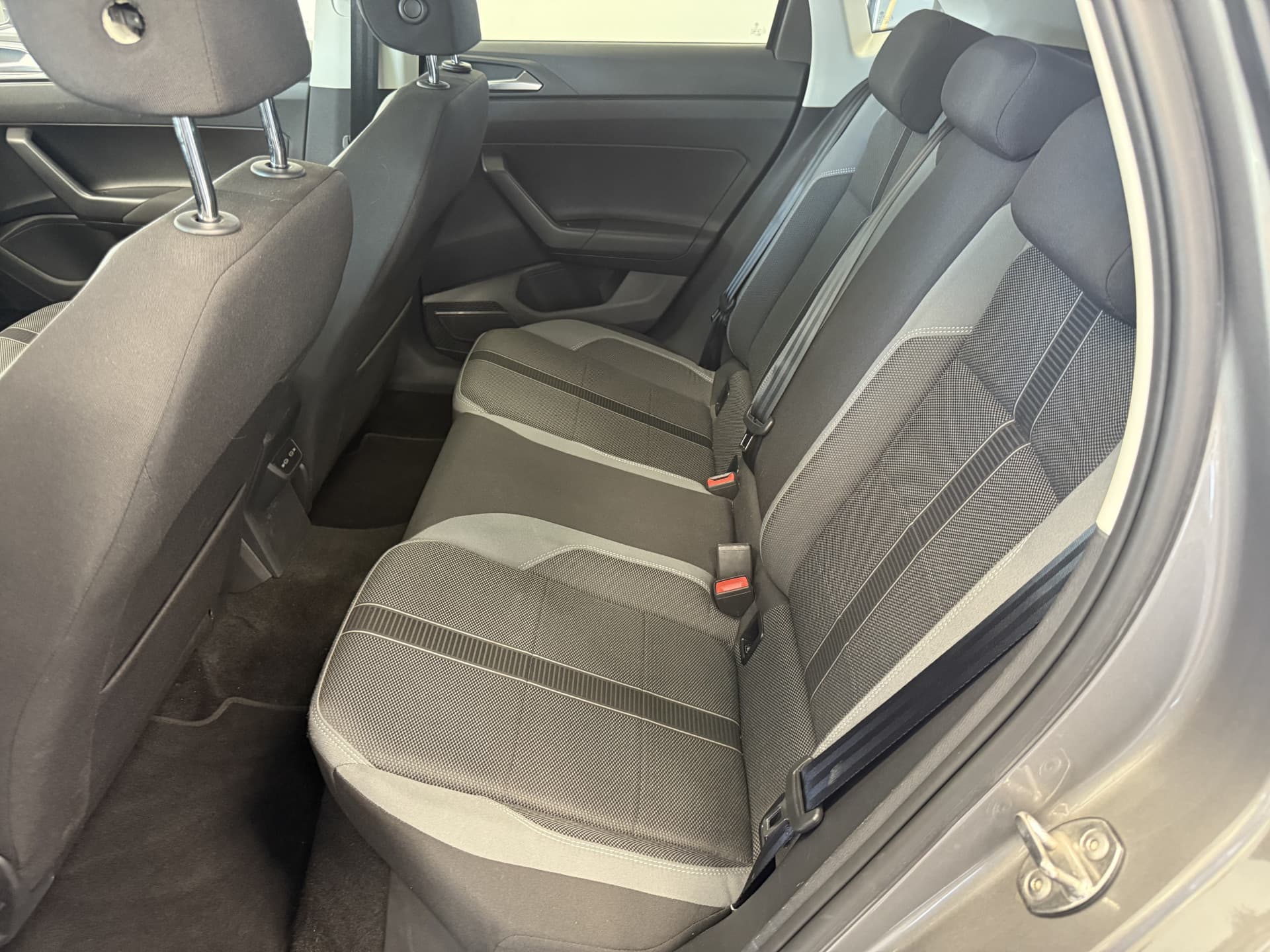 Volkswagen Polo 1.0 TSI Highline Business R-line thumbnail 18