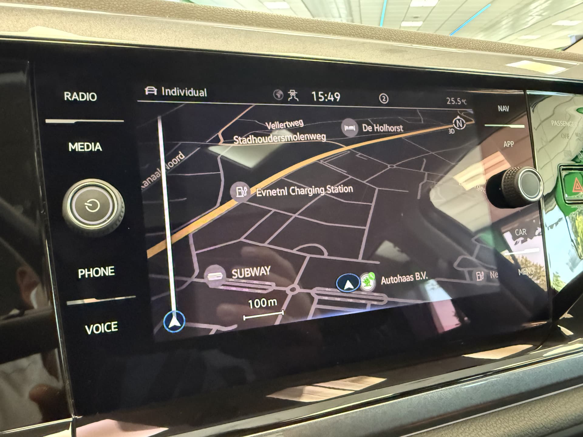 Volkswagen Polo 1.0 TSI Highline Business R-line thumbnail 25