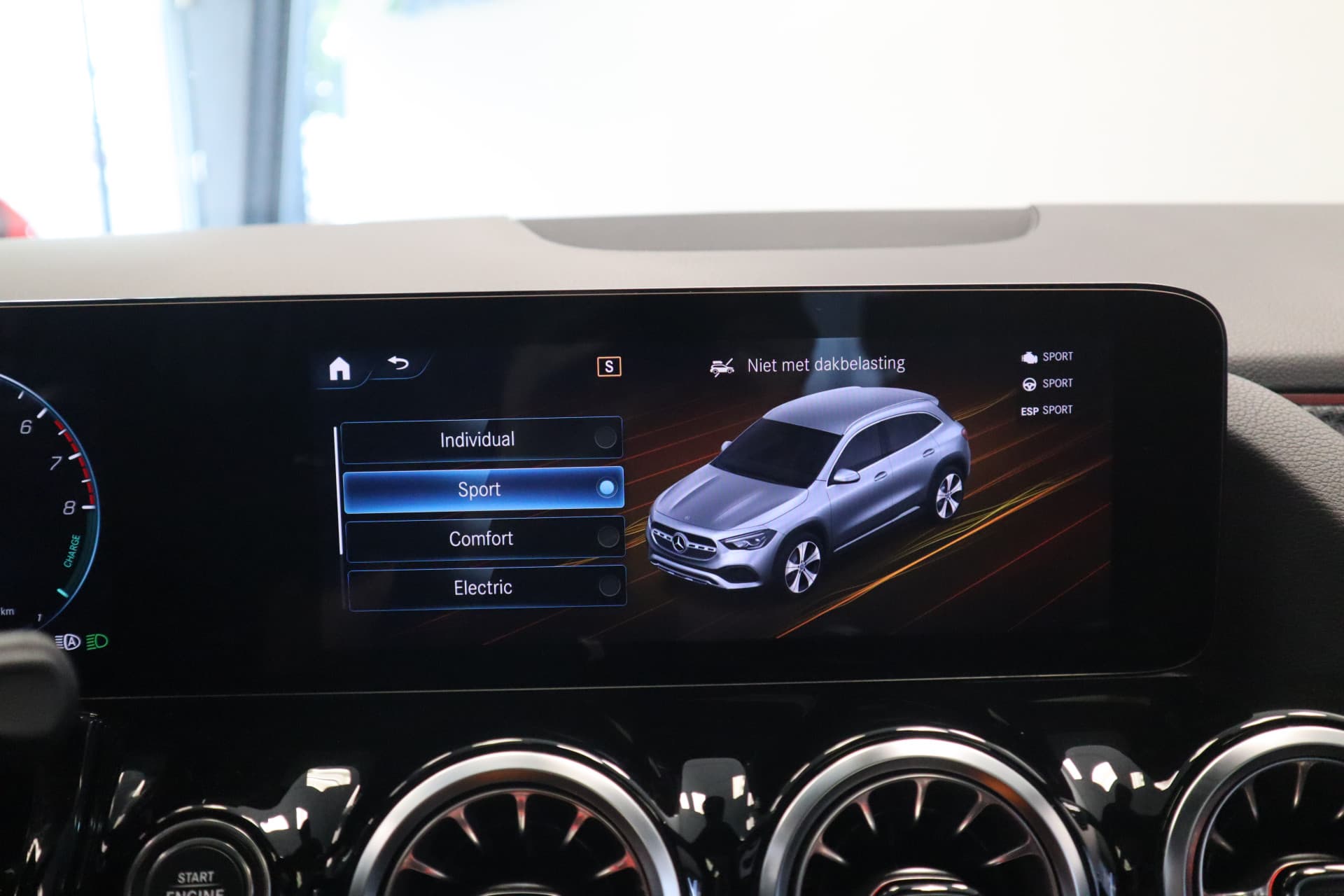 Mercedes-Benz GLA 250 e Business Solution AMG Limited thumbnail 18