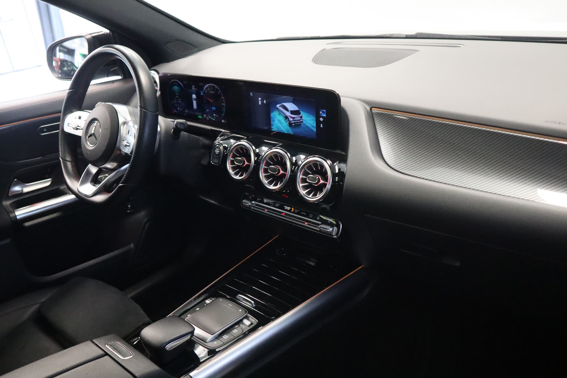 Mercedes-Benz GLA 250 e Business Solution AMG Limited thumbnail 23