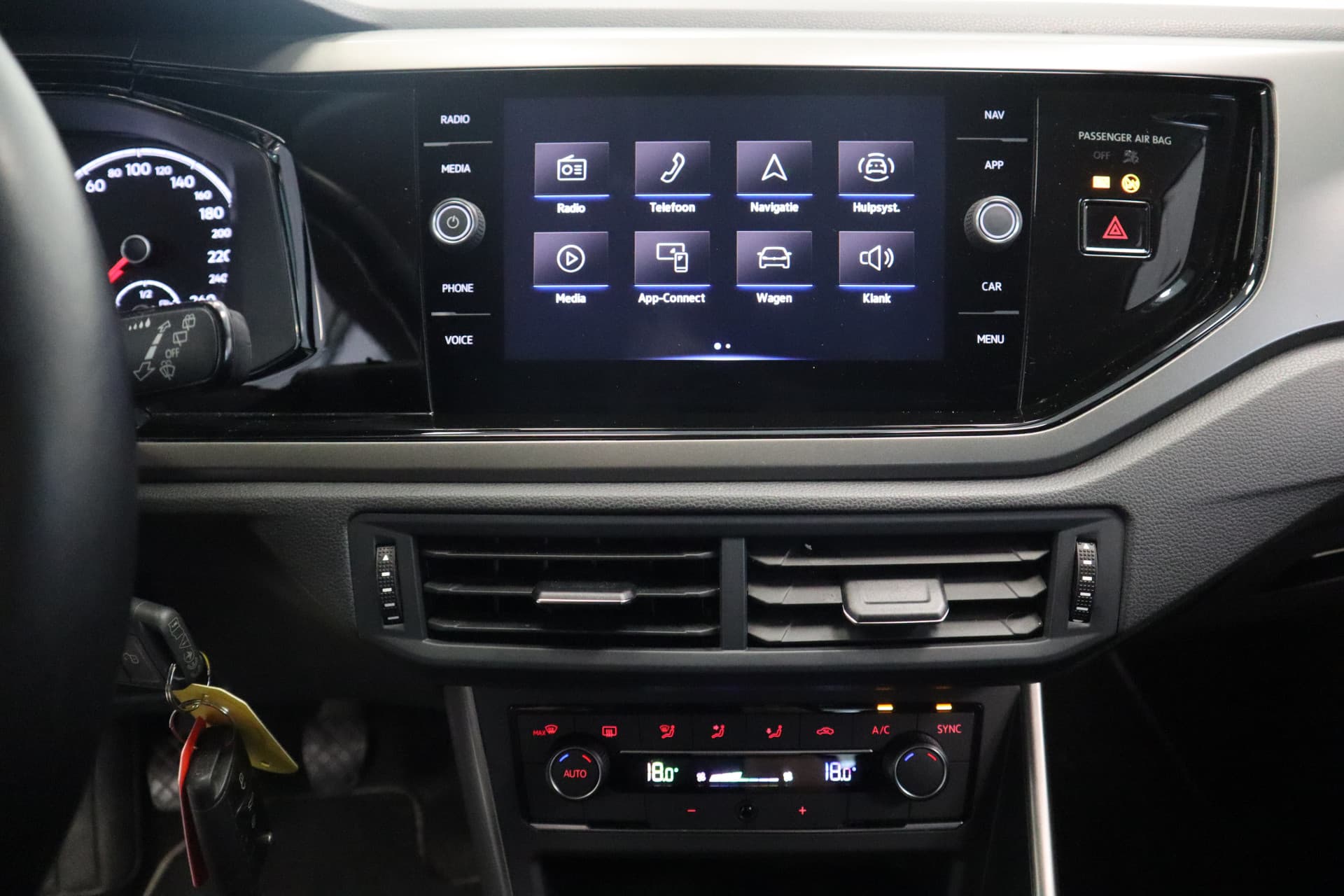 Volkswagen Polo 1.0 TSI R-Line Edition thumbnail 9