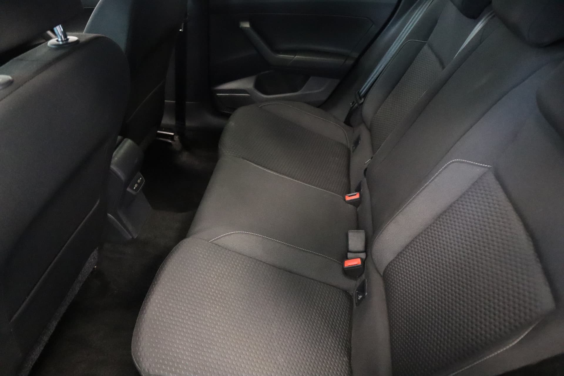 Volkswagen Polo 1.0 TSI R-Line Edition thumbnail 15