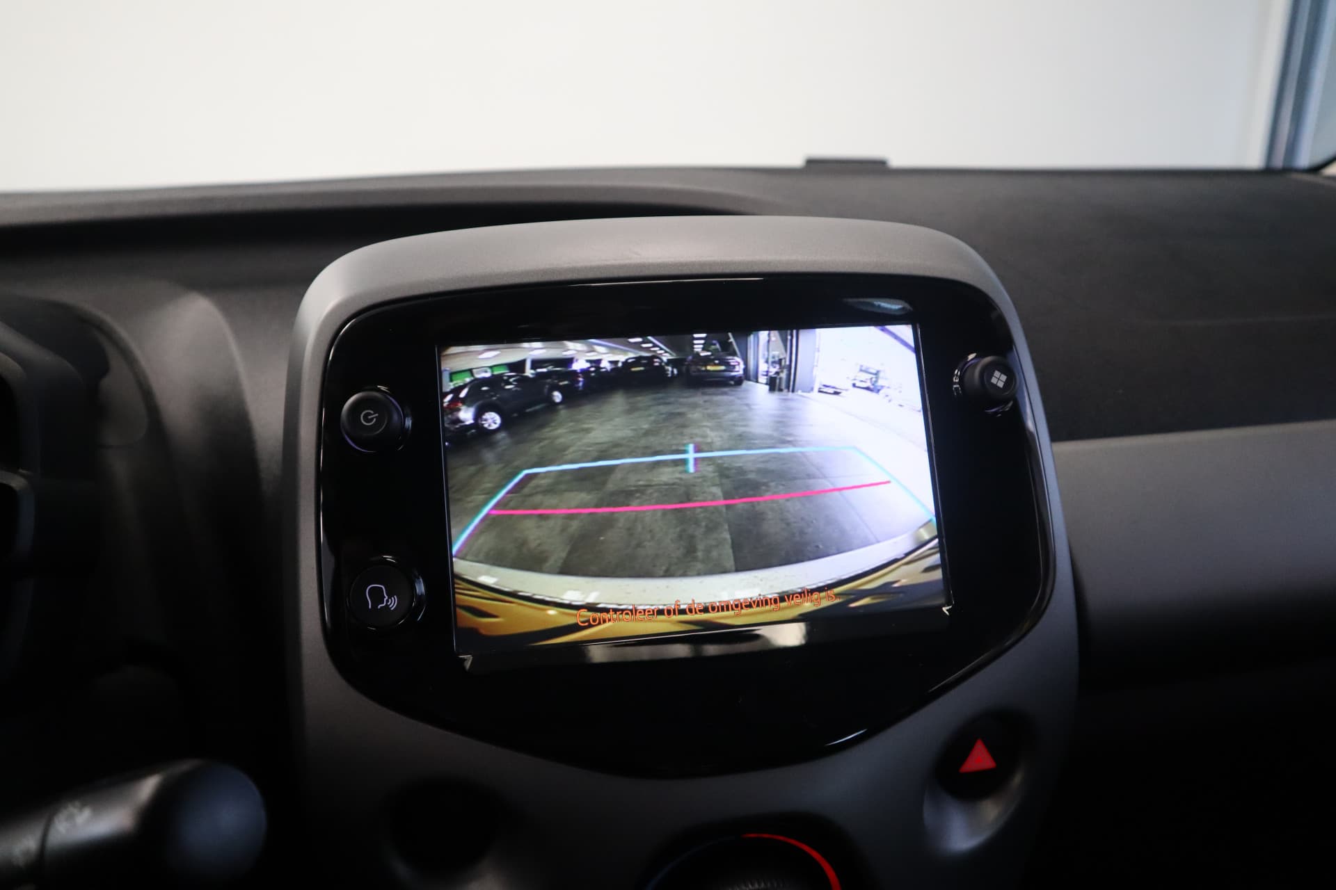 Toyota Aygo 1.0 VVT-i x-play limited thumbnail 12