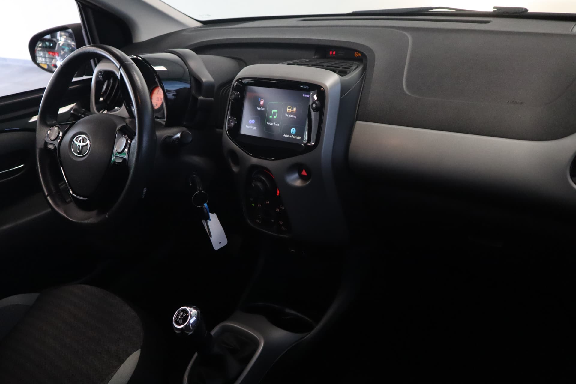 Toyota Aygo 1.0 VVT-i x-play limited thumbnail 13