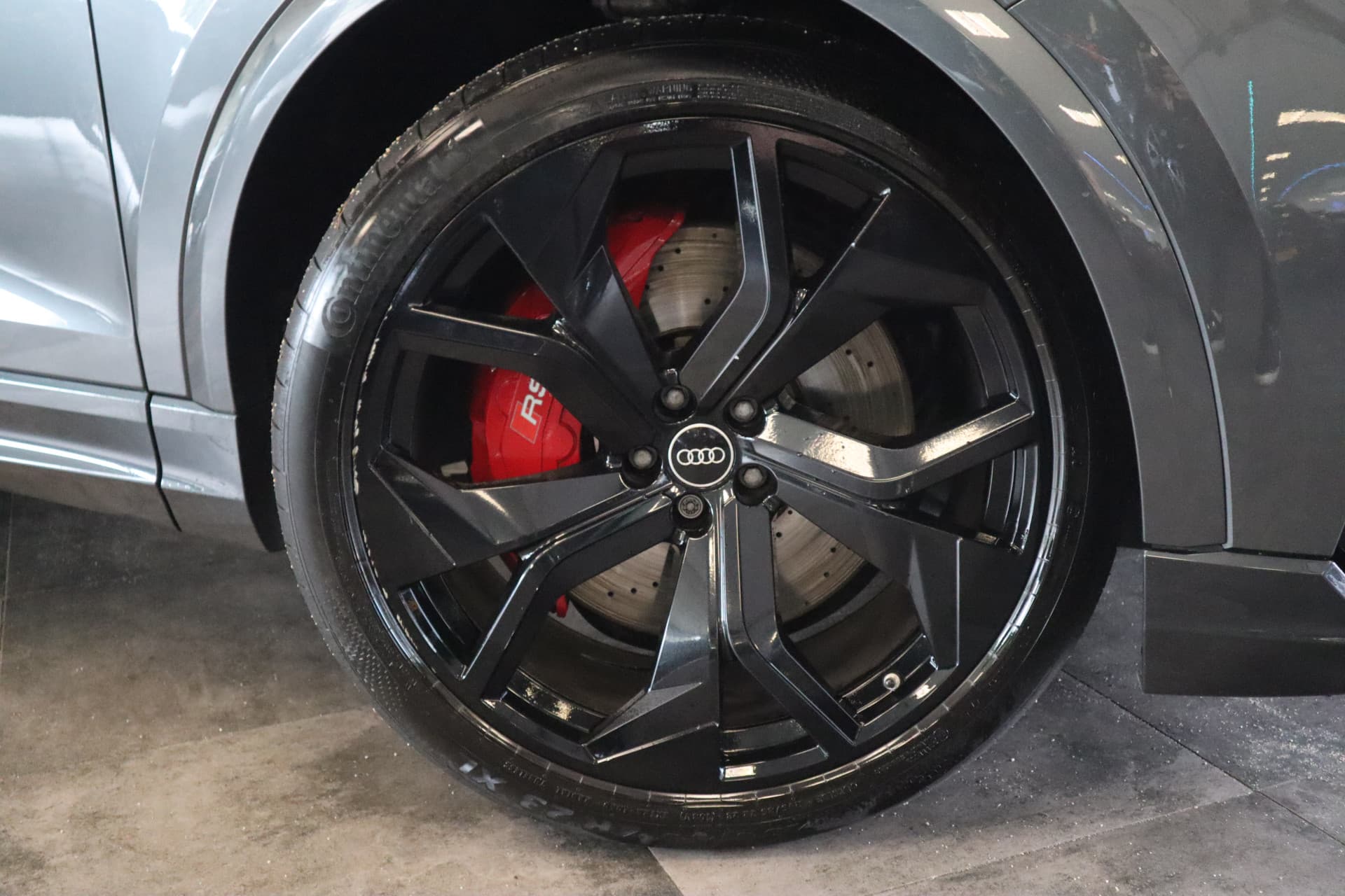 Audi Q8 4.0 TFSI RS Q8 quattro thumbnail 6