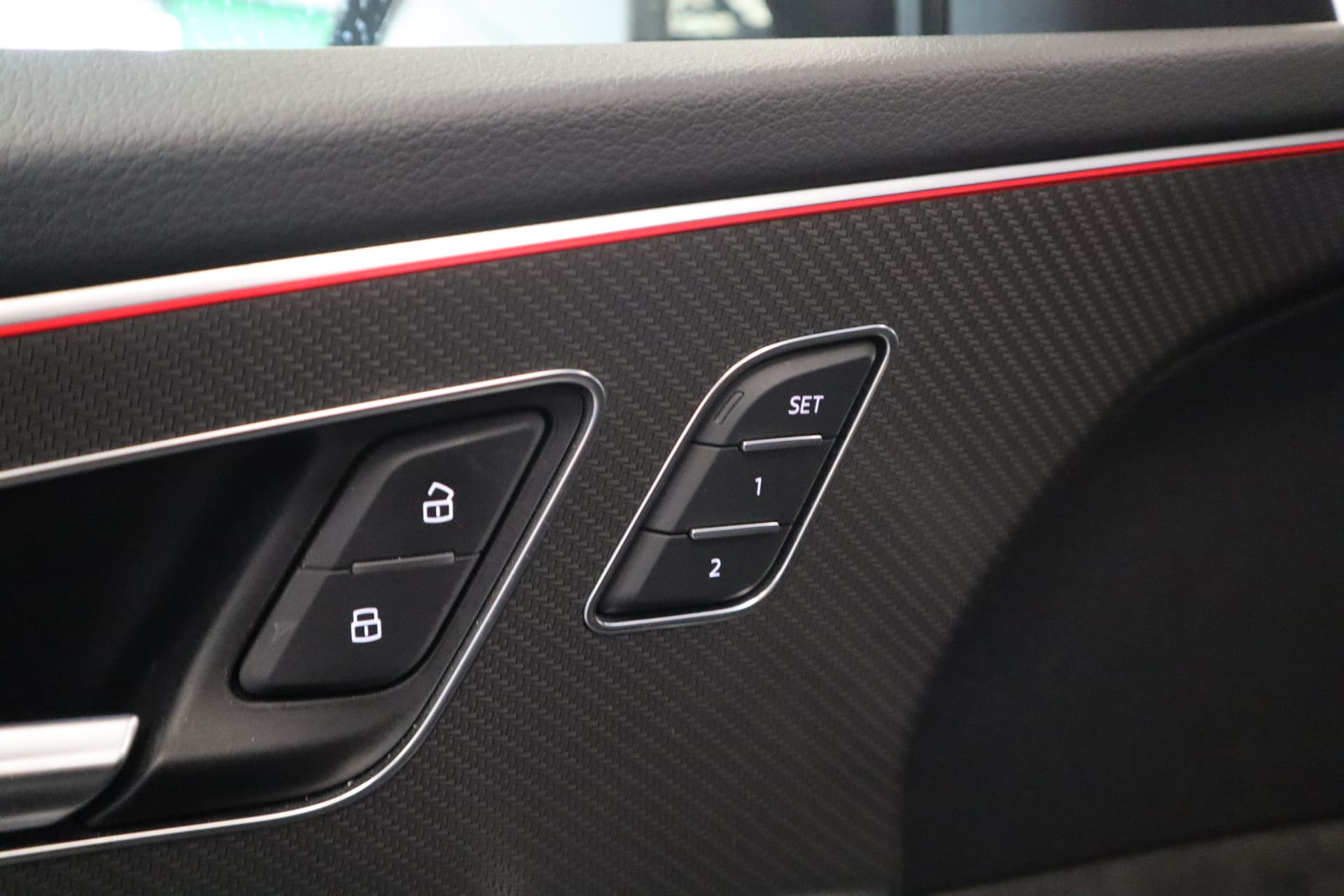 Audi Q8 4.0 TFSI RS Q8 quattro thumbnail 14