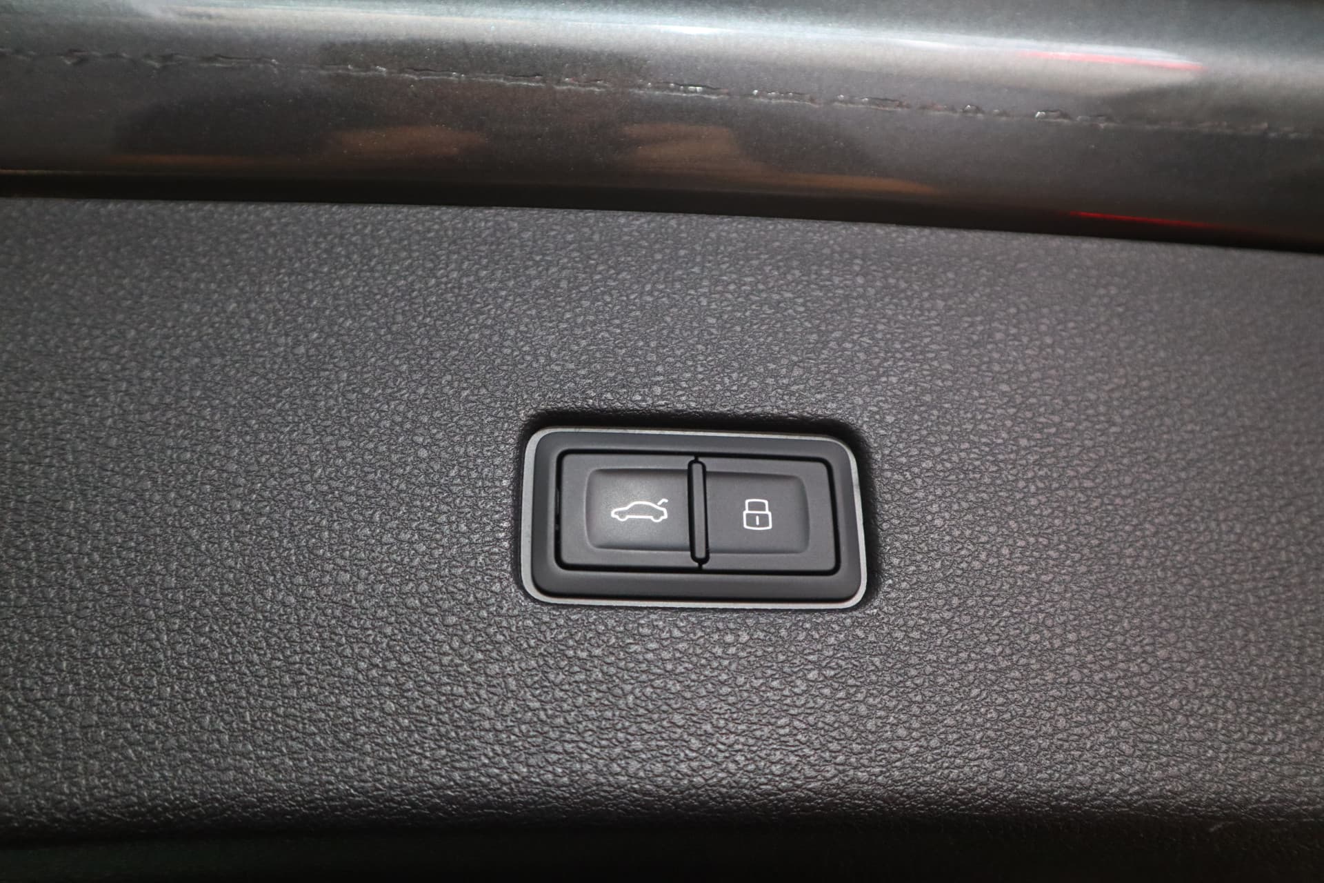 Audi Q8 4.0 TFSI RS Q8 quattro thumbnail 15