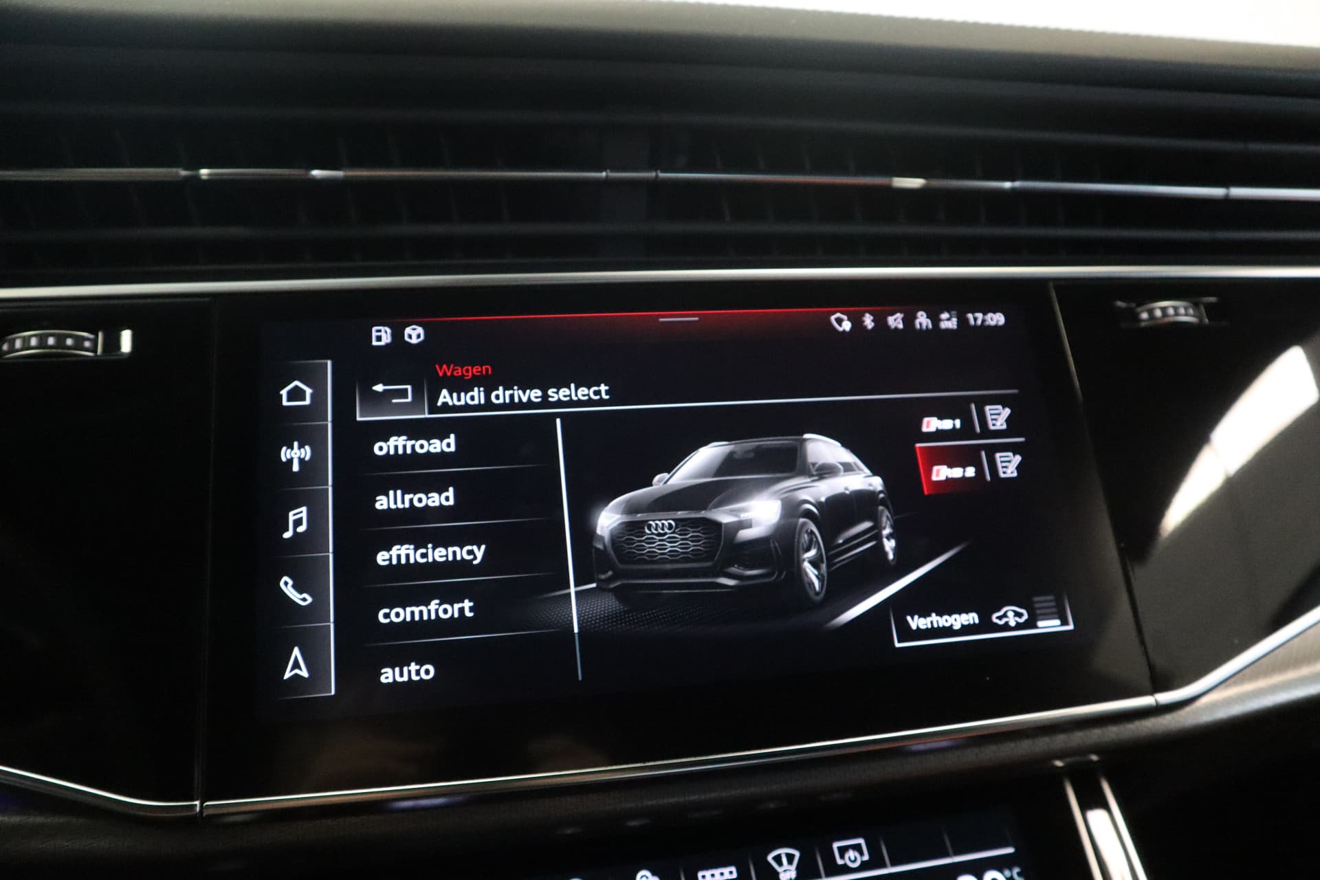 Audi Q8 4.0 TFSI RS Q8 quattro thumbnail 32