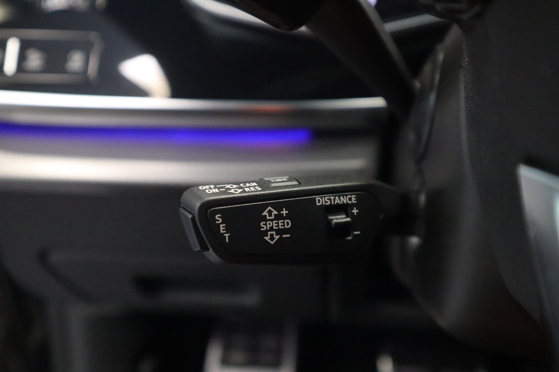 Audi Q8 4.0 TFSI RS Q8 quattro thumbnail 34