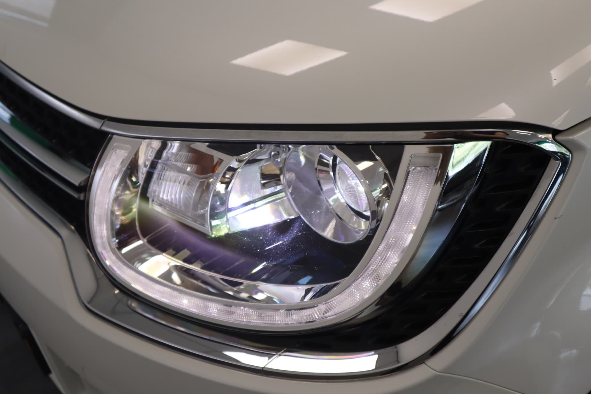 Suzuki Ignis 1.2 Smart Hybrid Select thumbnail 4