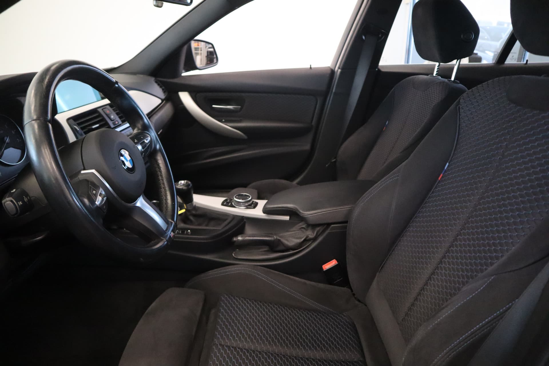 BMW 3 Serie 316i M-sport Executive thumbnail 8