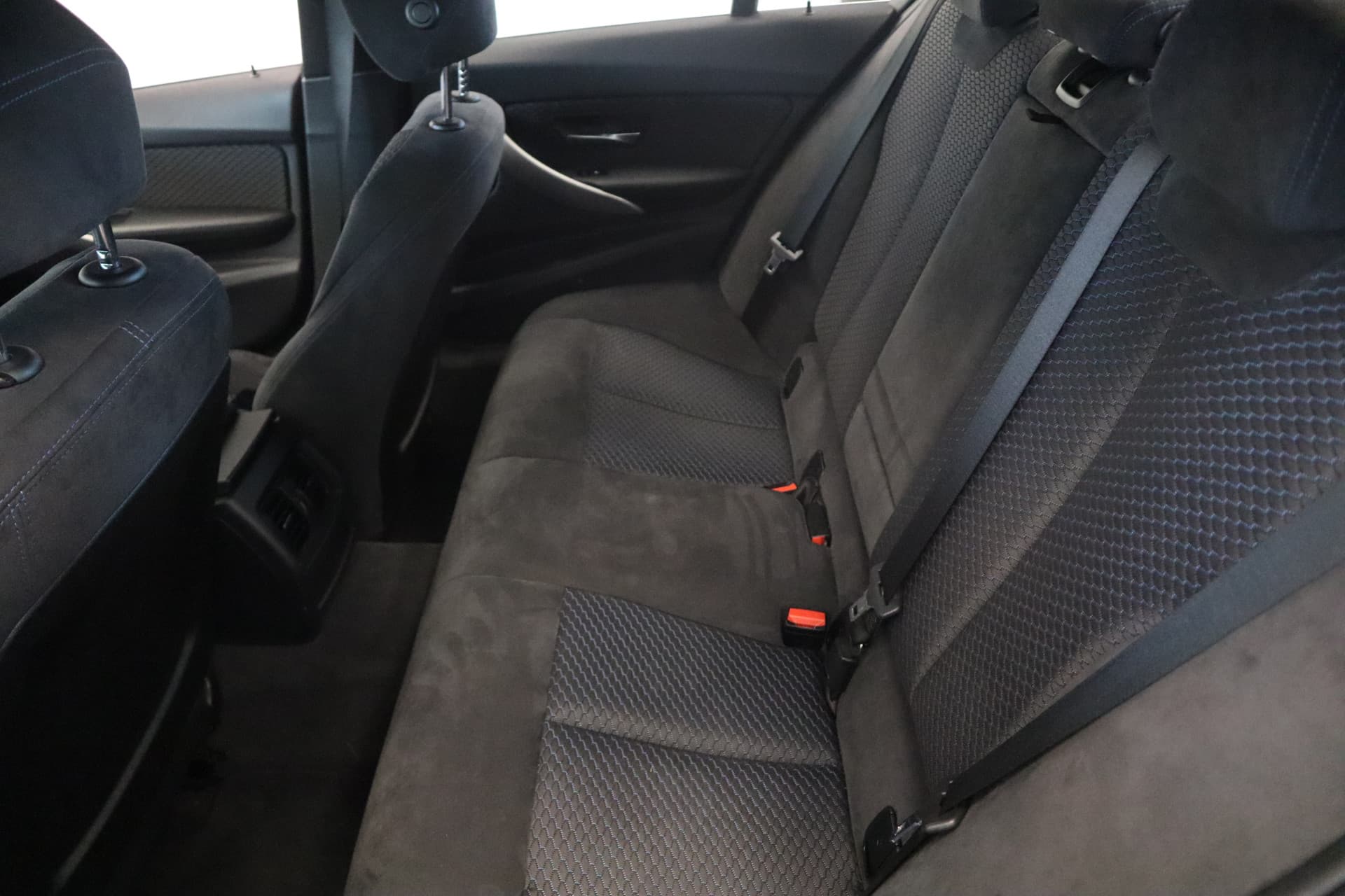 BMW 3 Serie 316i M-sport Executive thumbnail 19