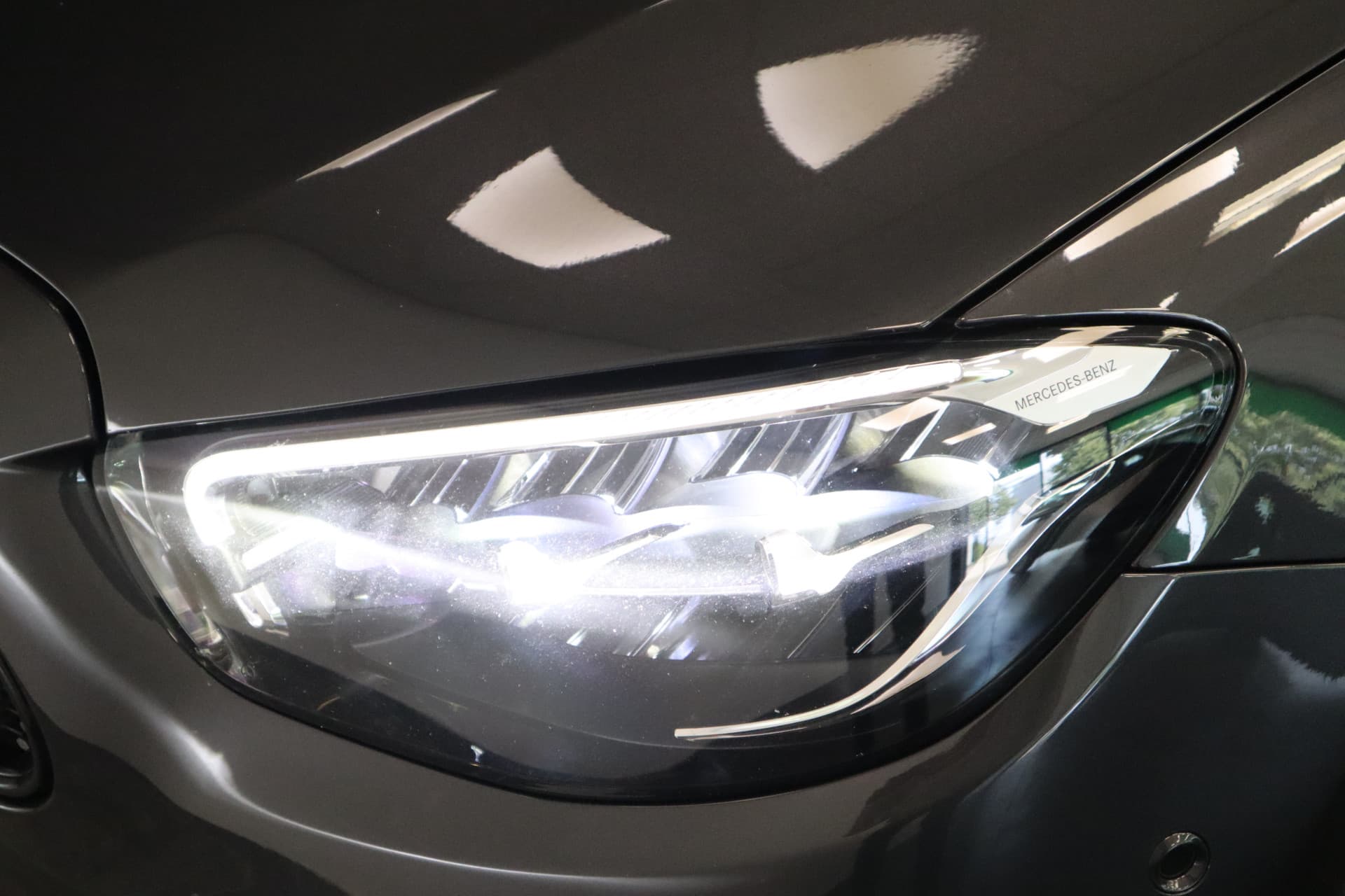 Mercedes-Benz E-Klasse 300 e AMG Line thumbnail 5