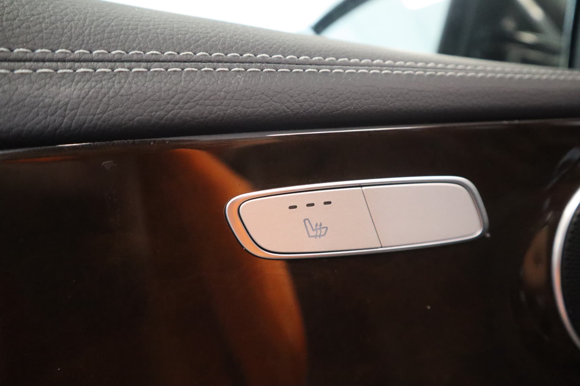 Mercedes-Benz E-Klasse 300 e AMG Line thumbnail 10