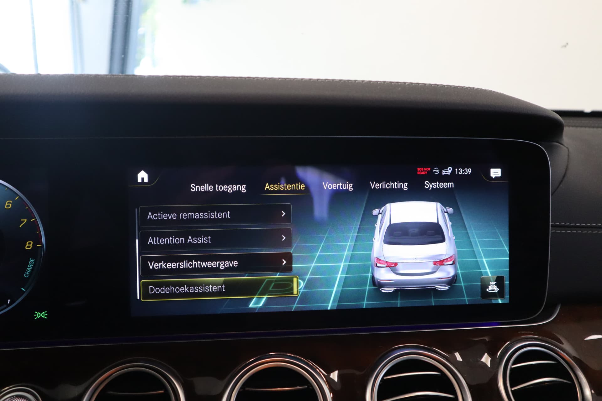 Mercedes-Benz E-Klasse 300 e AMG Line thumbnail 20