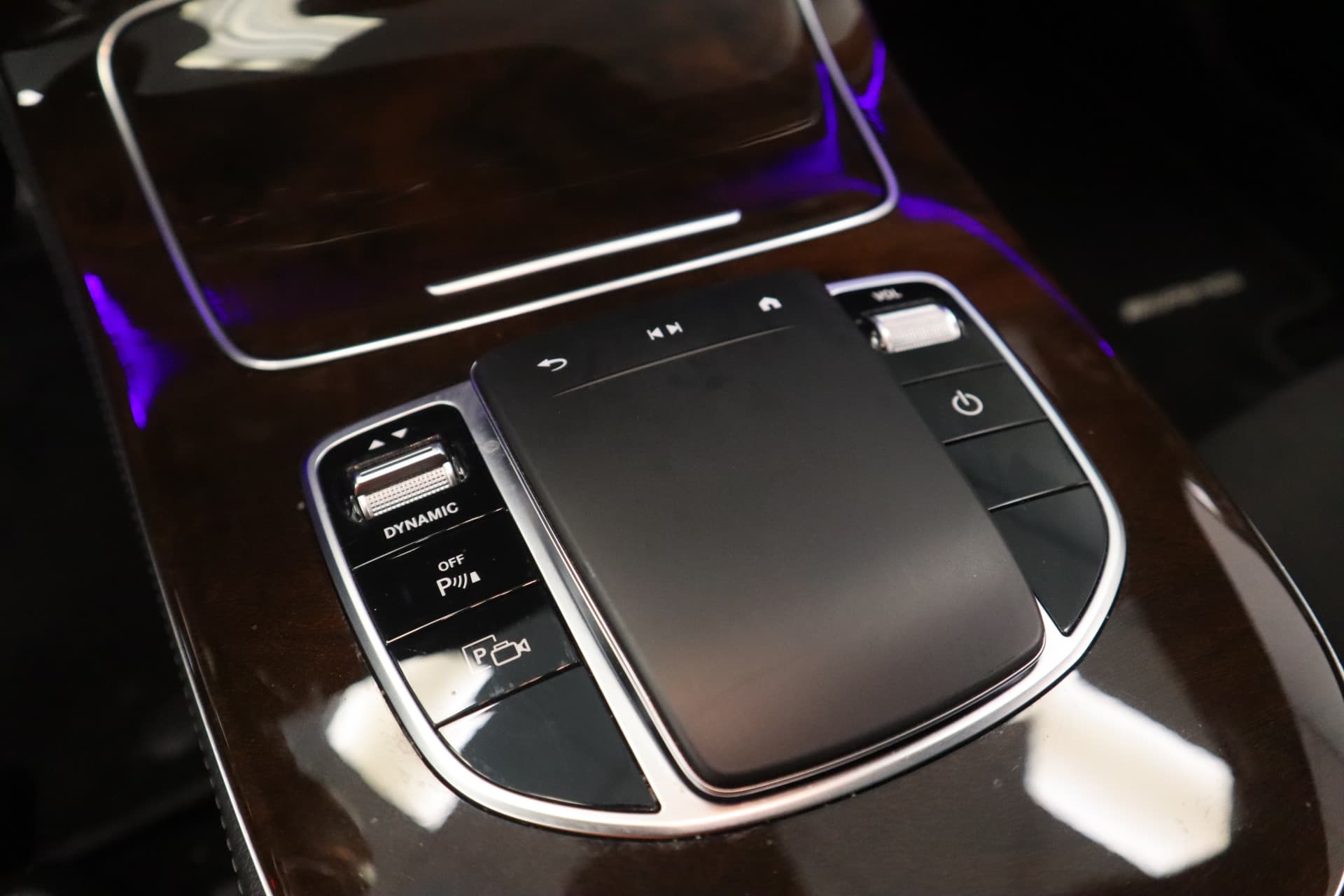 Mercedes-Benz E-Klasse 300 e AMG Line thumbnail 23