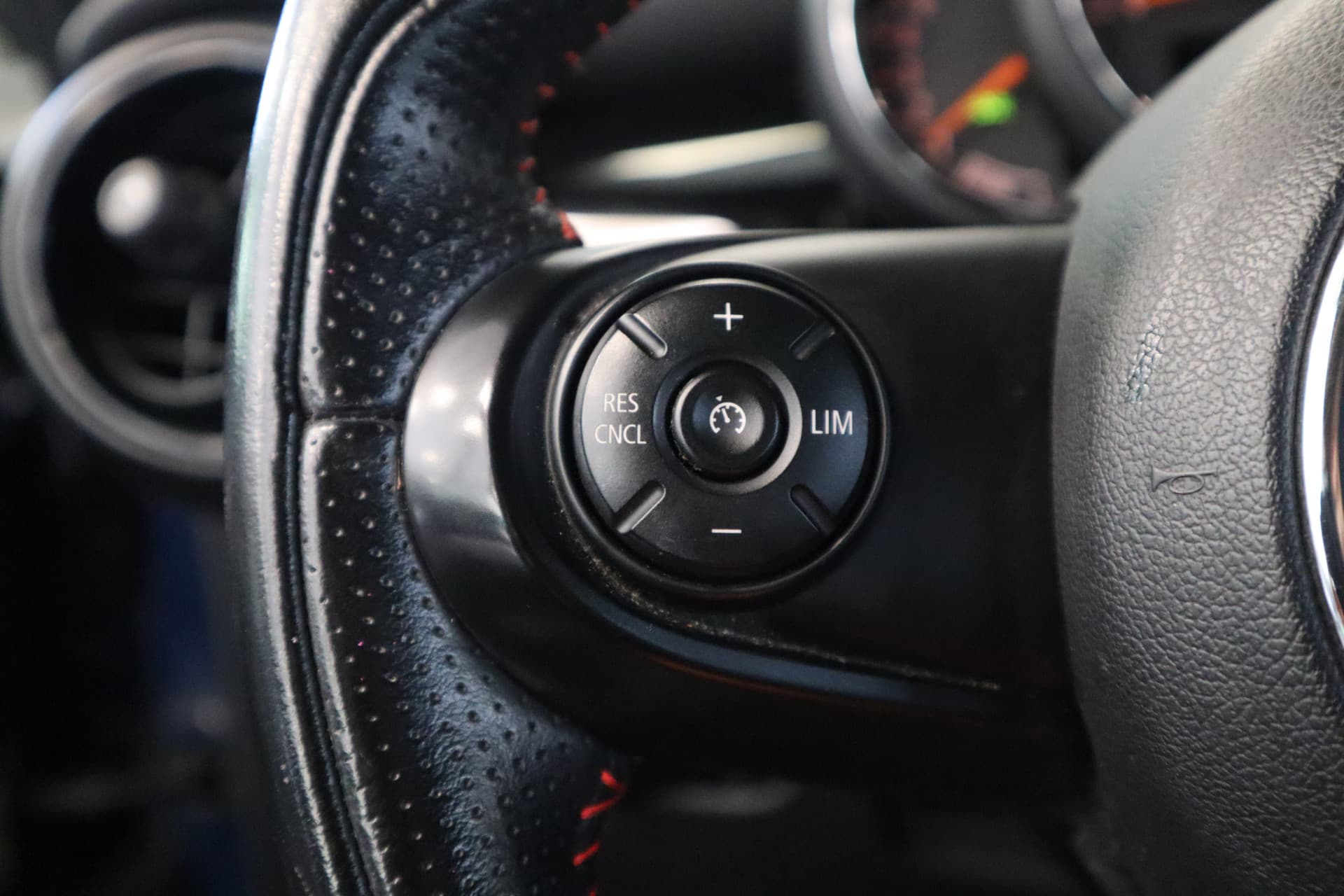 MINI Cooper Mini 1.5 JCW King's Cross thumbnail 8