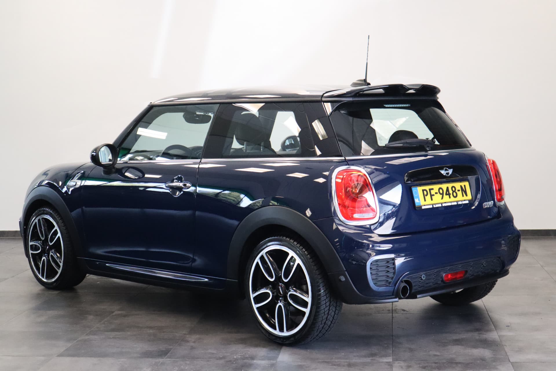 MINI Cooper Mini 1.5 JCW King's Cross thumbnail 3