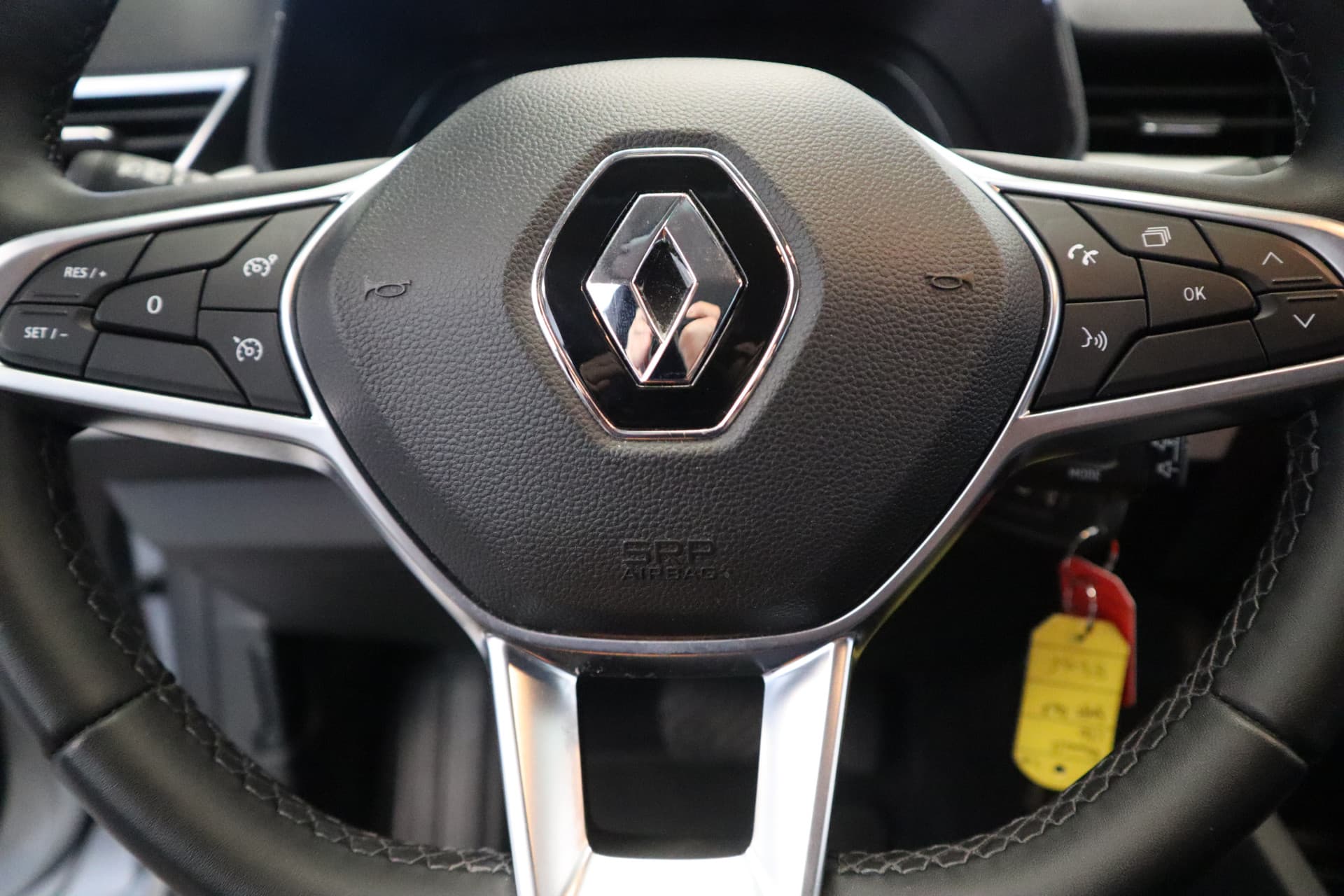 Renault Clio 1.6 E-Tech Hybrid 145 Evolution thumbnail 7