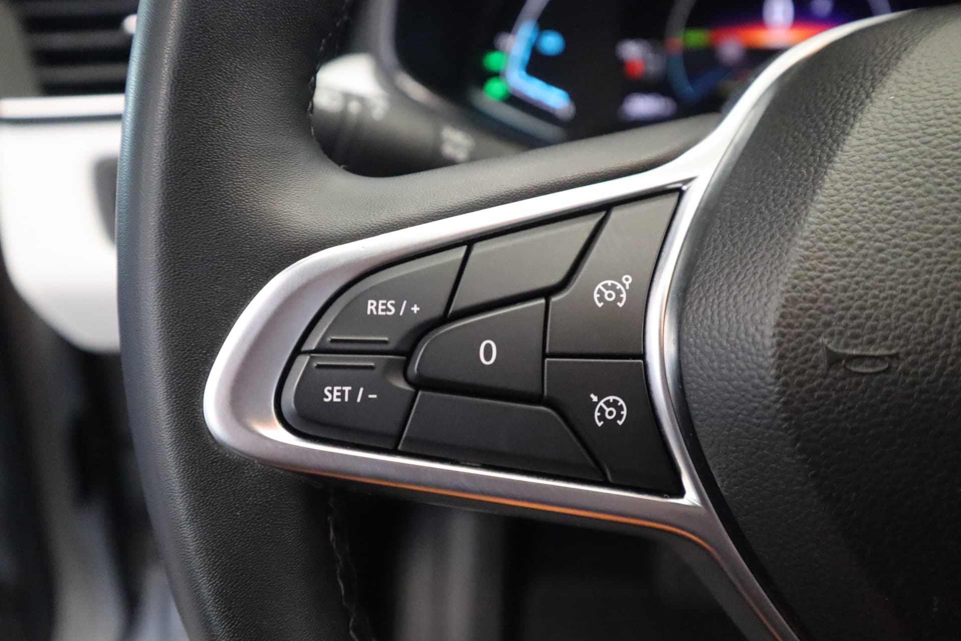 Renault Clio 1.6 E-Tech Hybrid 145 Evolution thumbnail 8