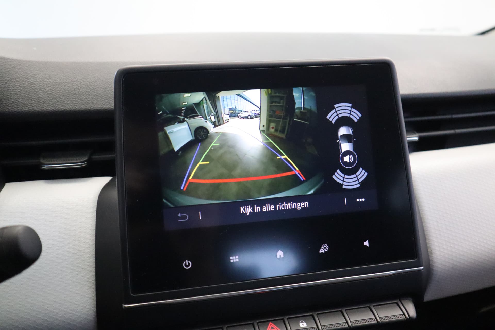 Renault Clio 1.6 E-Tech Hybrid 145 Evolution thumbnail 15