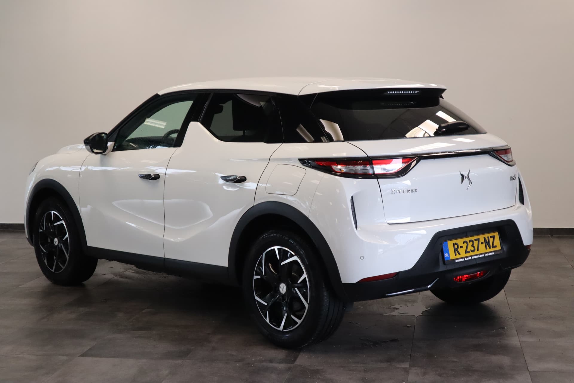 DS DS 3 Crossback E-Tense Bastille 50 kWh thumbnail 3