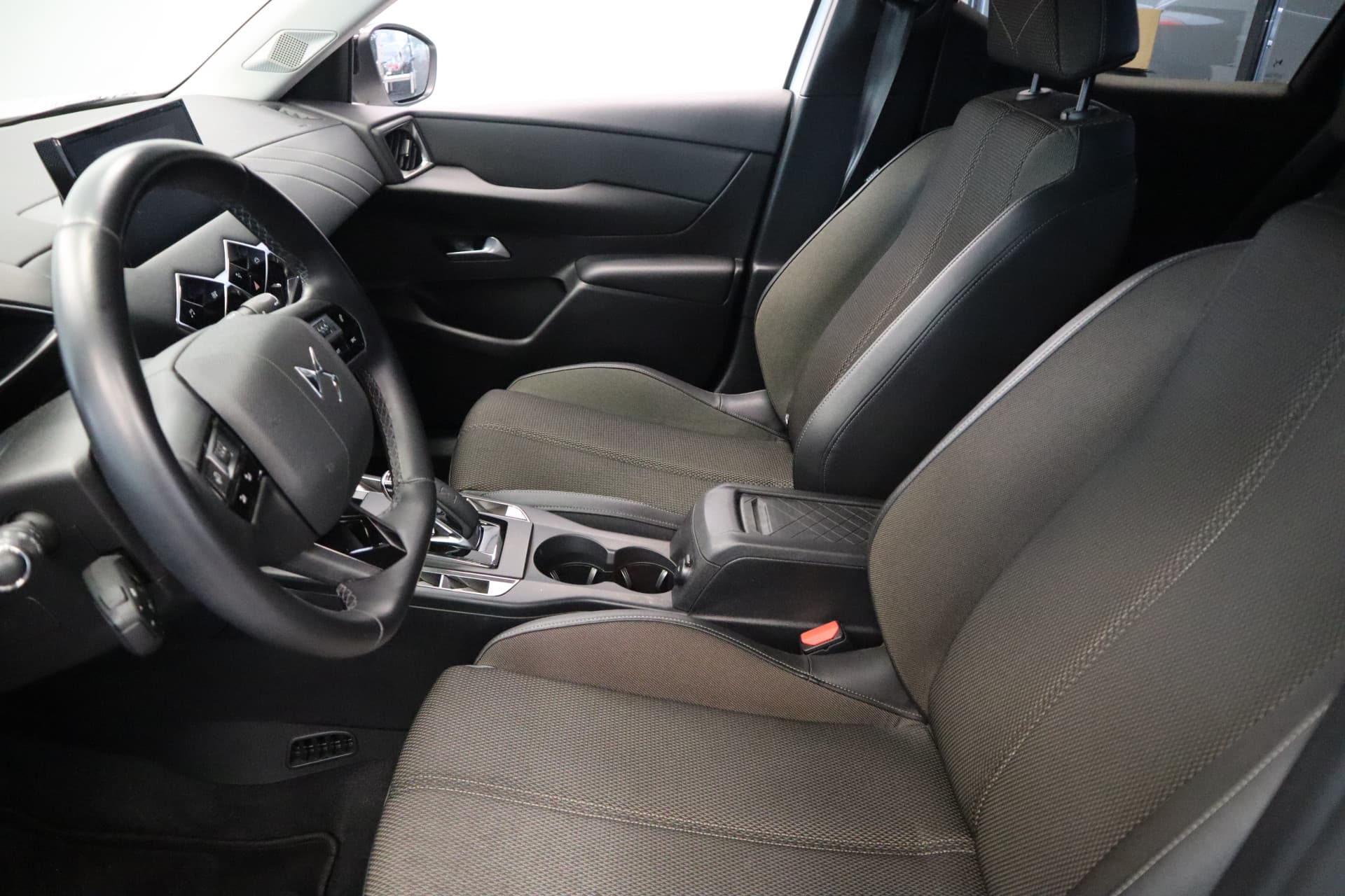 DS DS 3 Crossback E-Tense Bastille 50 kWh thumbnail 5