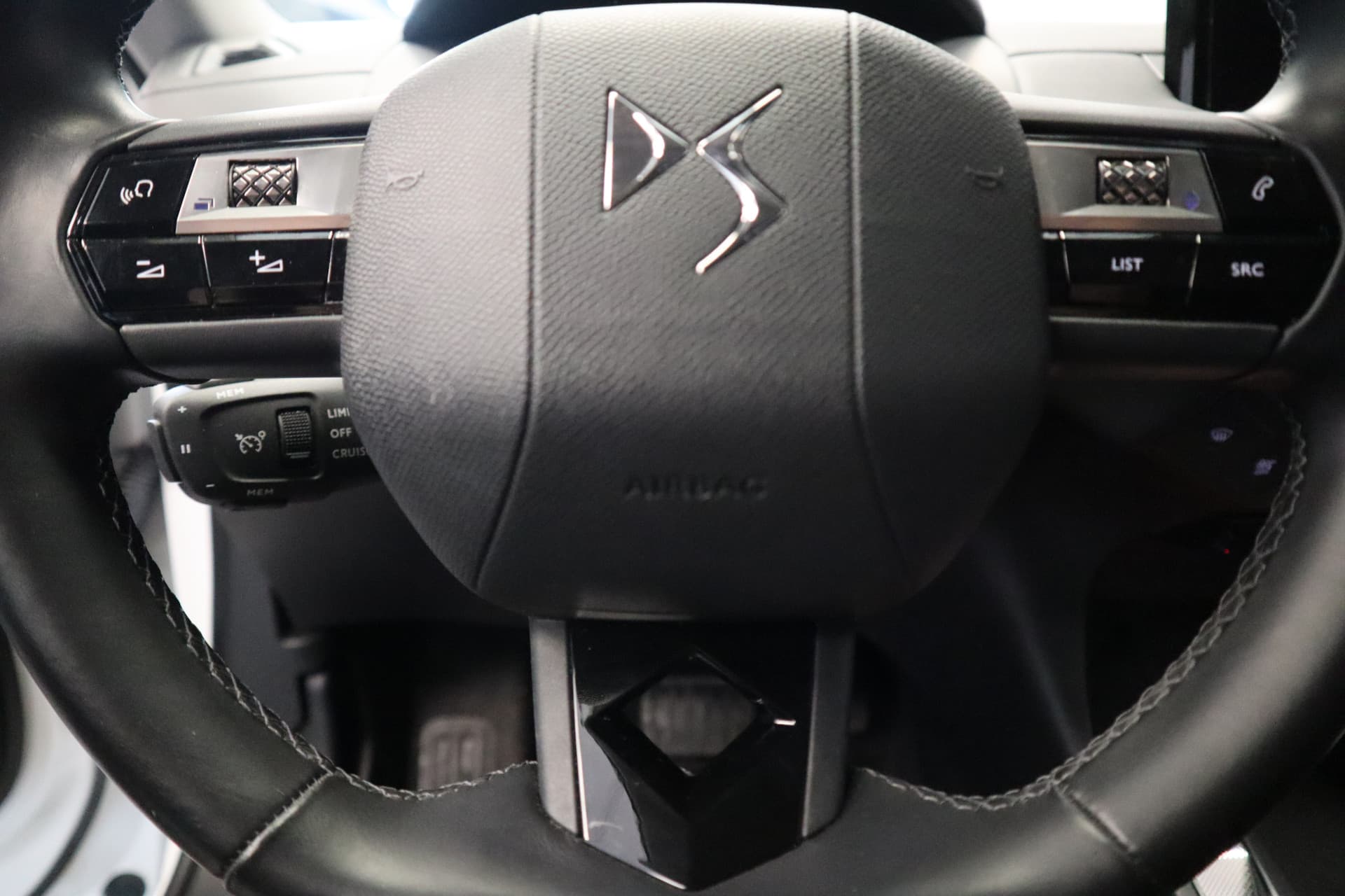 DS DS 3 Crossback E-Tense Bastille 50 kWh thumbnail 7