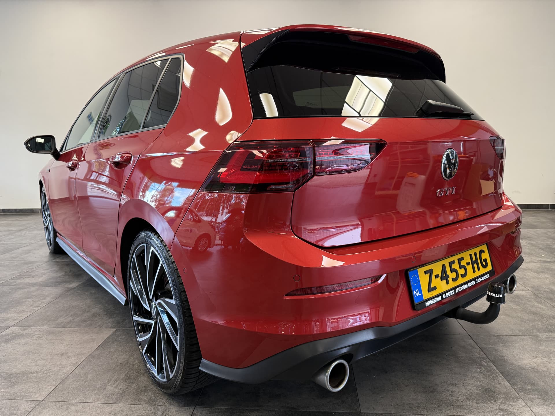 Volkswagen Golf 2.0 TSI GTI thumbnail 5