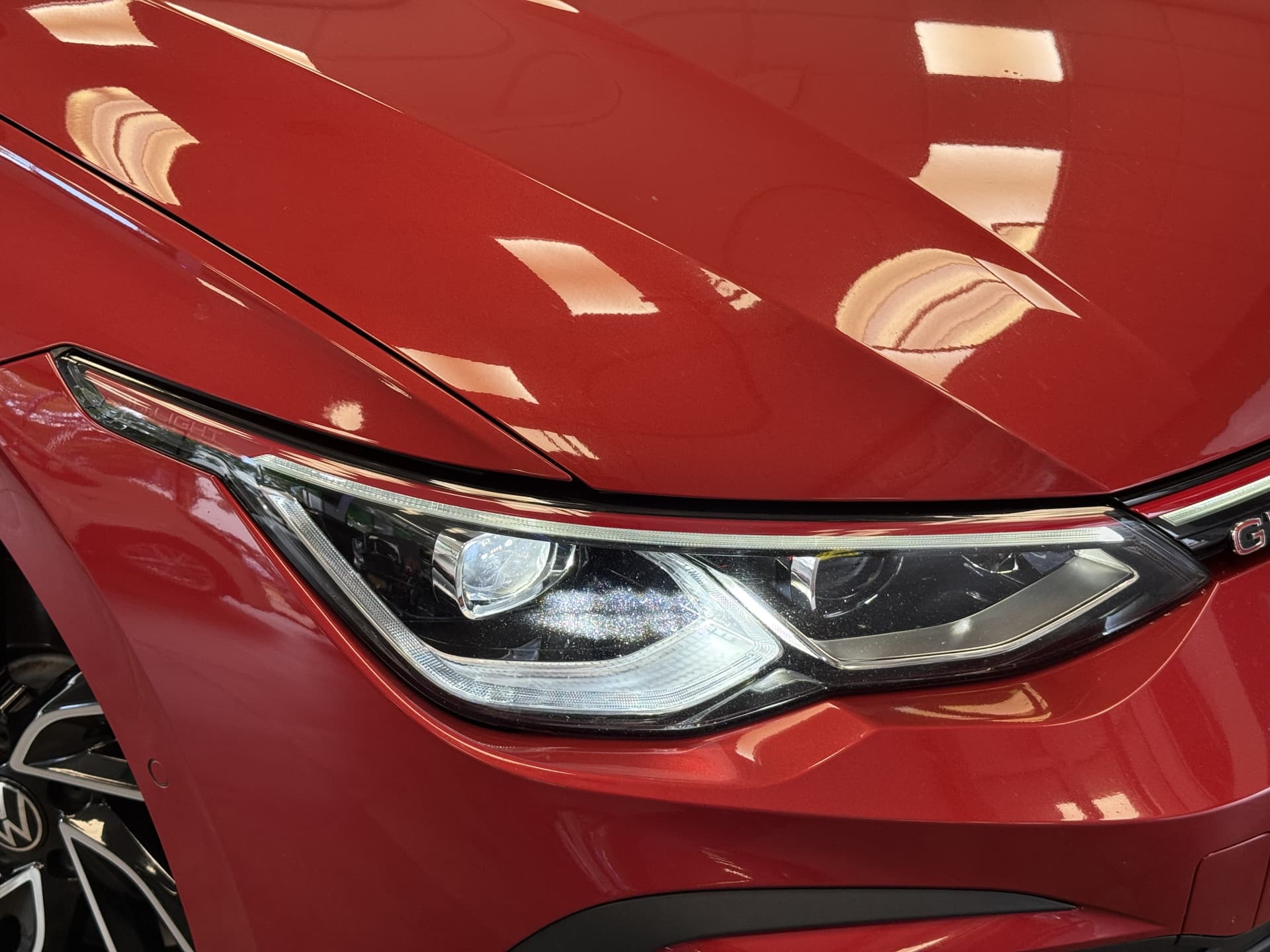 Volkswagen Golf 2.0 TSI GTI thumbnail 6