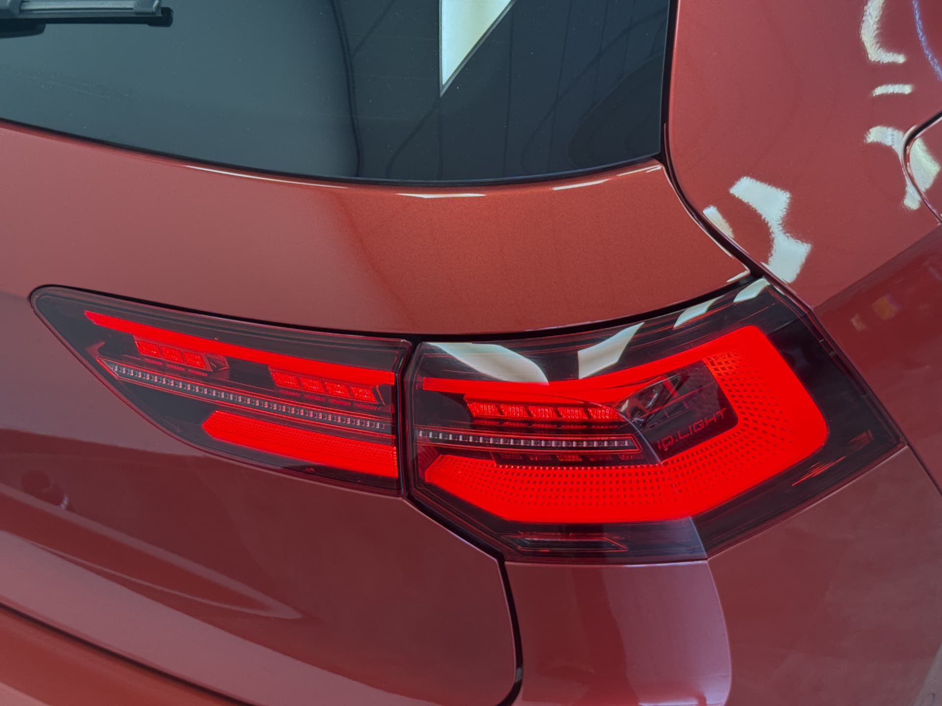 Volkswagen Golf 2.0 TSI GTI thumbnail 7