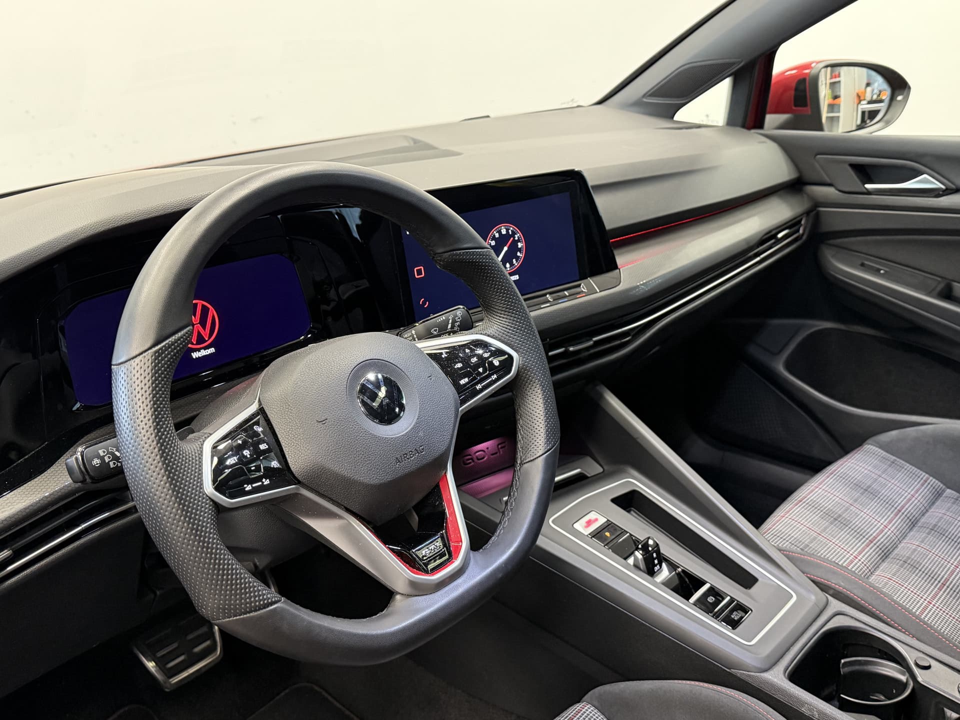 Volkswagen Golf 2.0 TSI GTI thumbnail 10