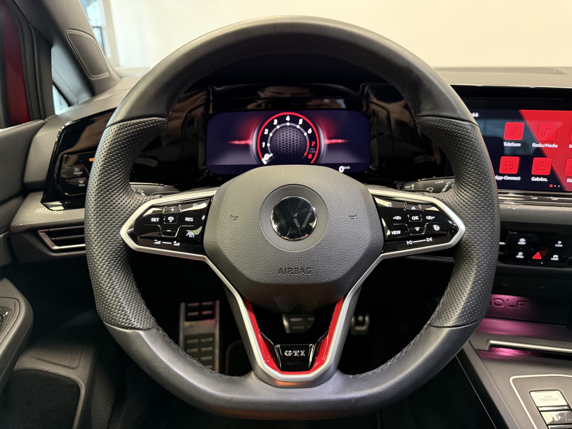 Volkswagen Golf 2.0 TSI GTI thumbnail 11