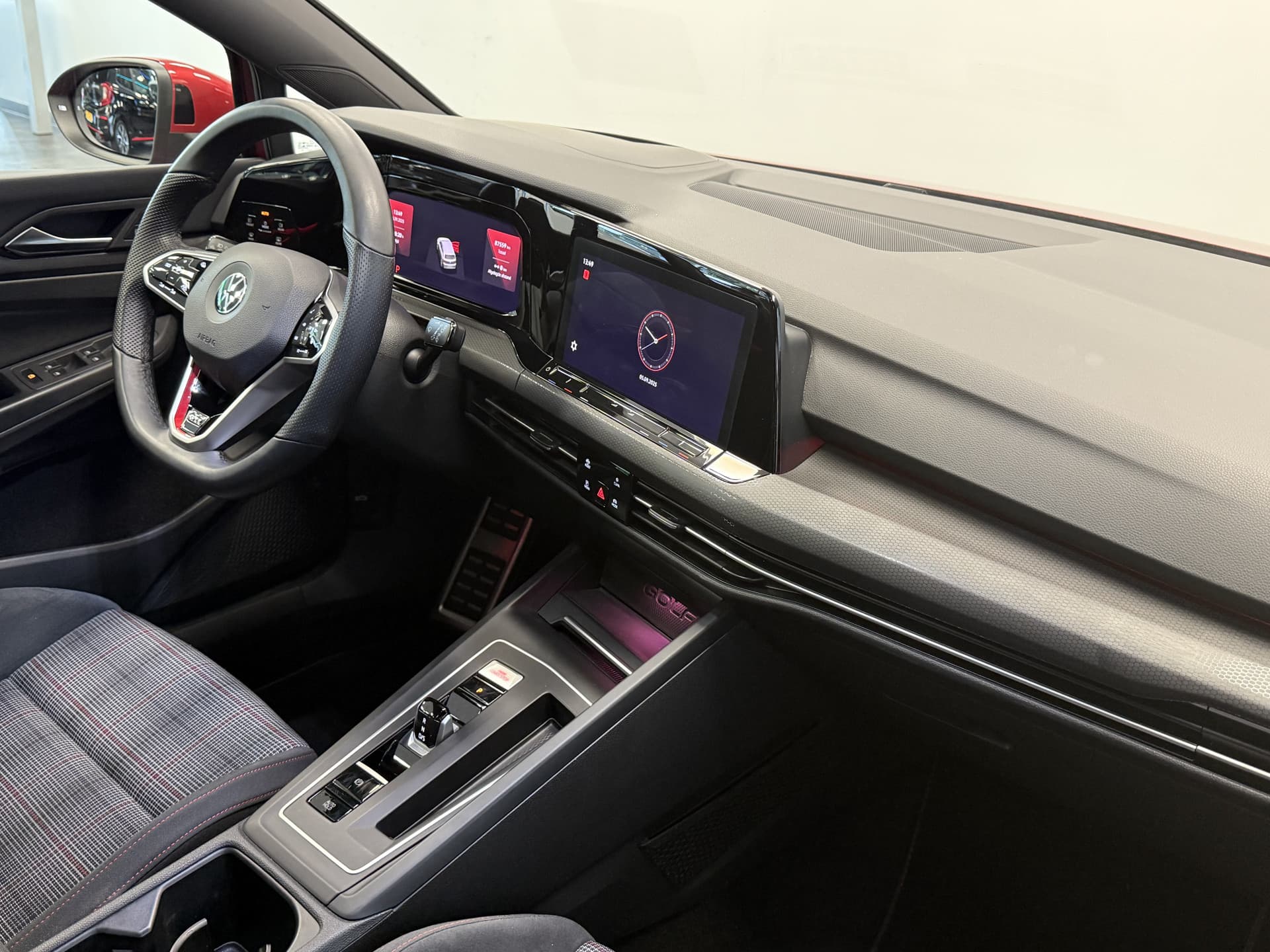 Volkswagen Golf 2.0 TSI GTI thumbnail 12