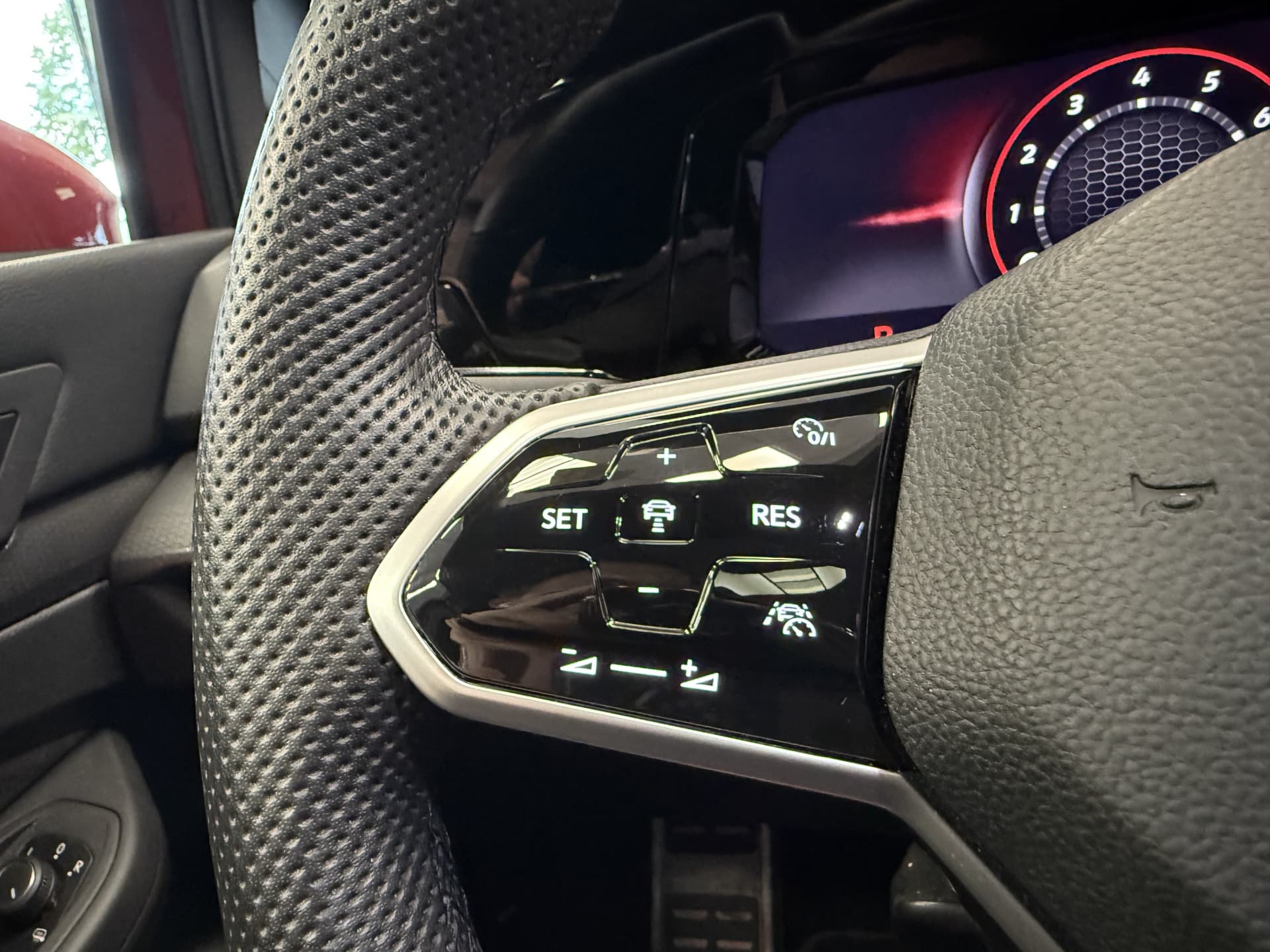 Volkswagen Golf 2.0 TSI GTI thumbnail 13