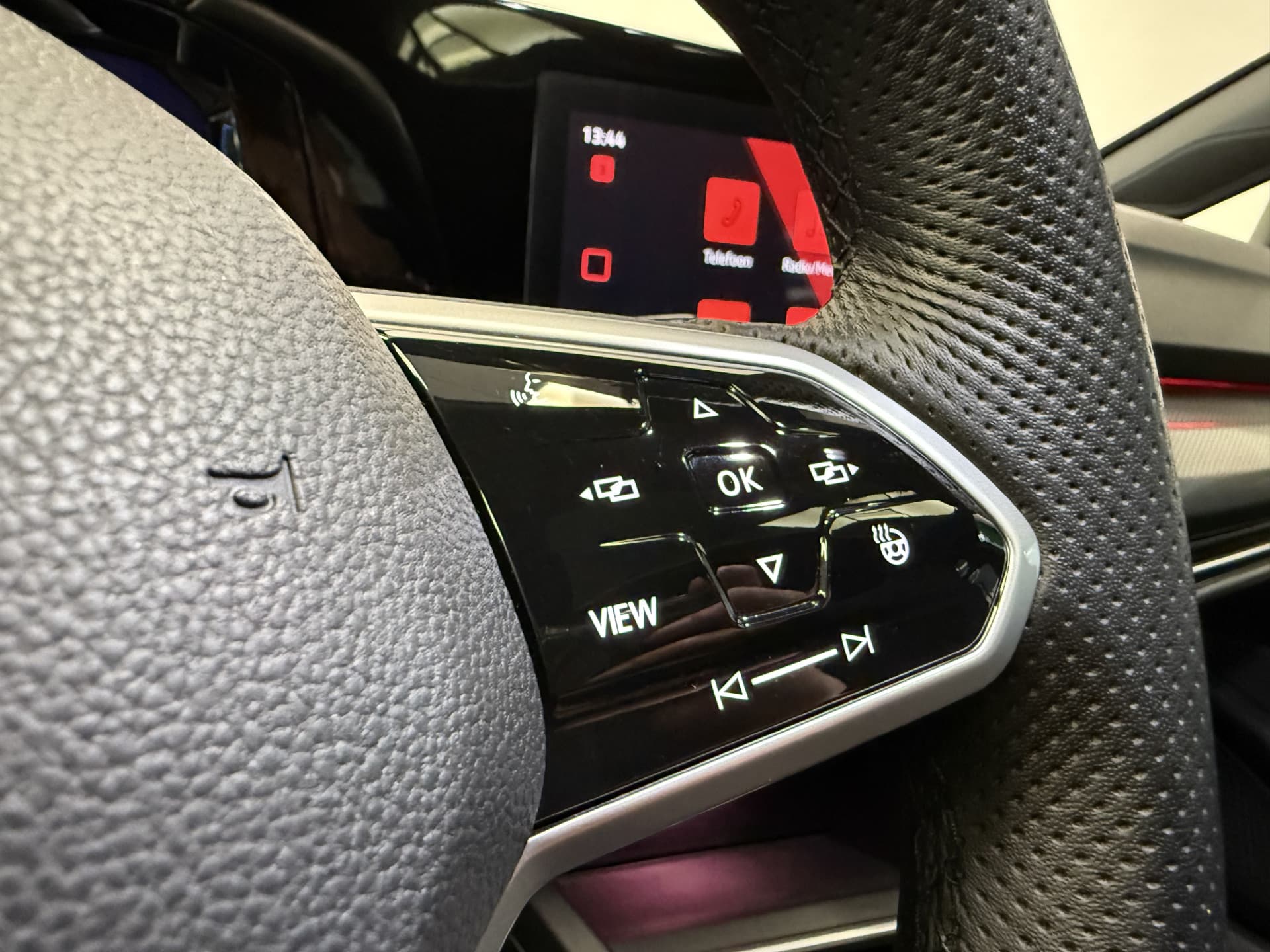 Volkswagen Golf 2.0 TSI GTI thumbnail 14