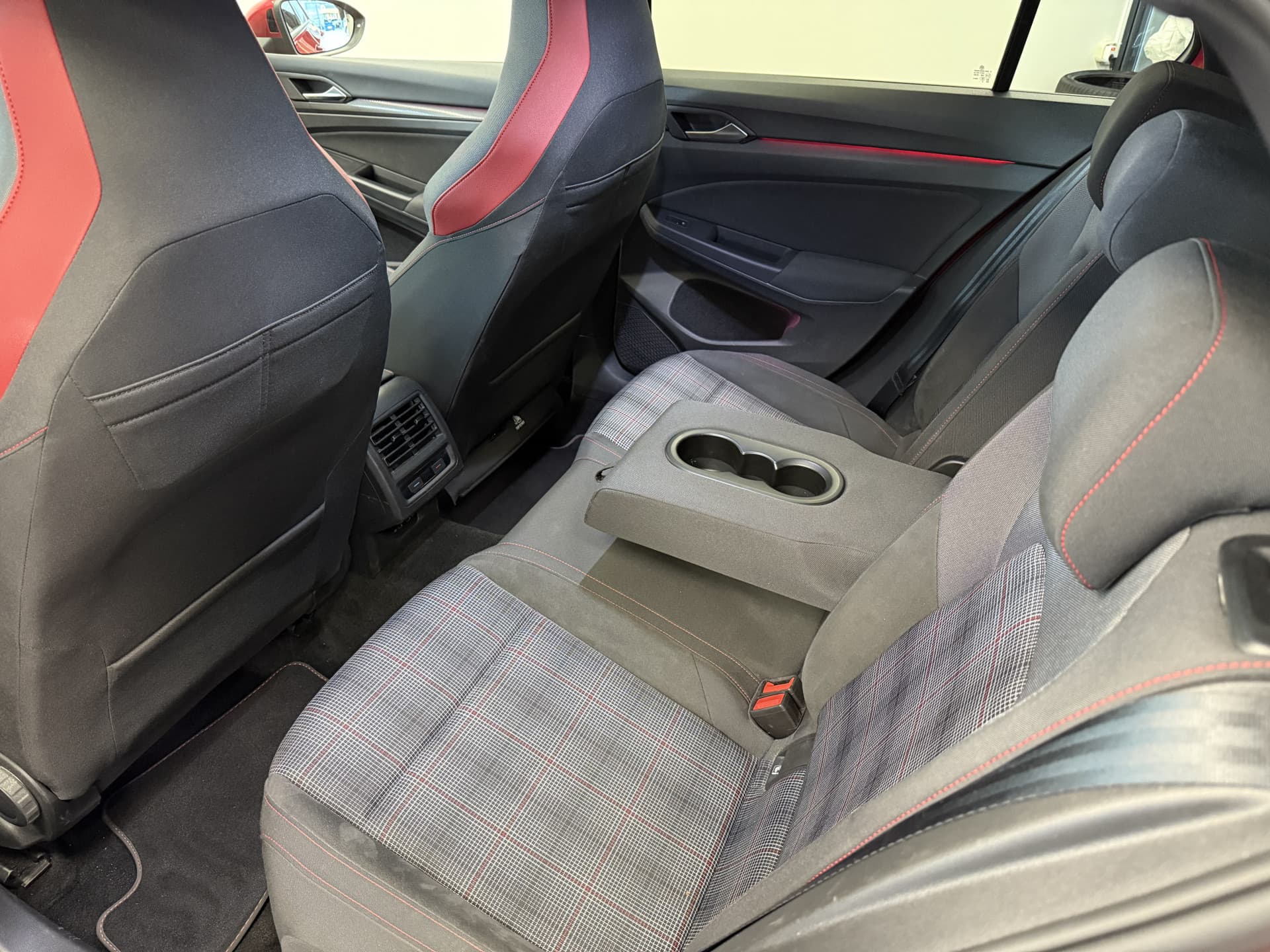 Volkswagen Golf 2.0 TSI GTI thumbnail 17