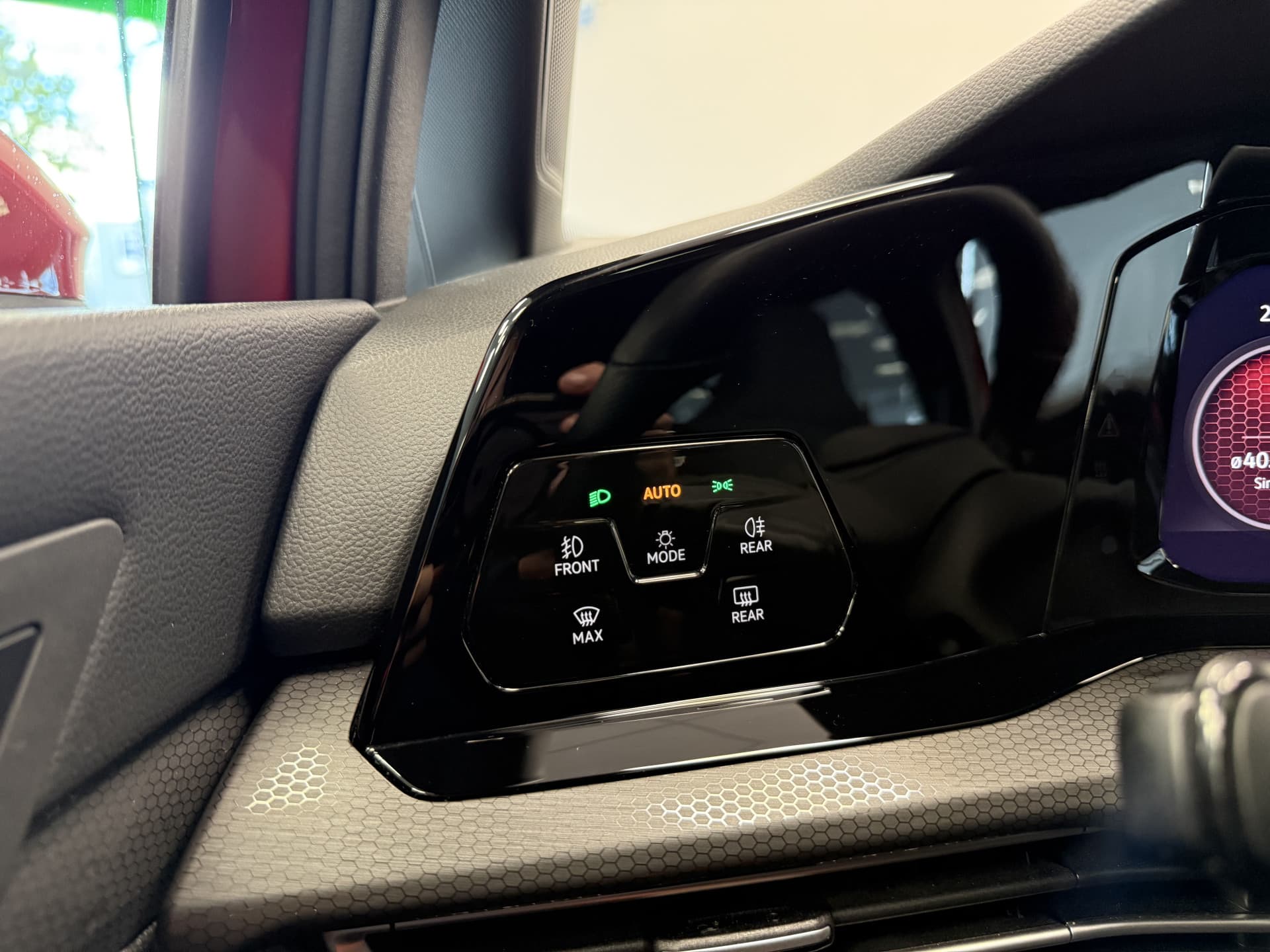 Volkswagen Golf 2.0 TSI GTI thumbnail 18